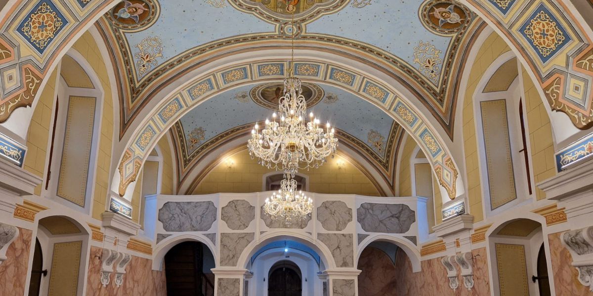 Kryształowe żyrandole ArtCrystal Tomeš dla kościoła św. Stefana w Chorwacji