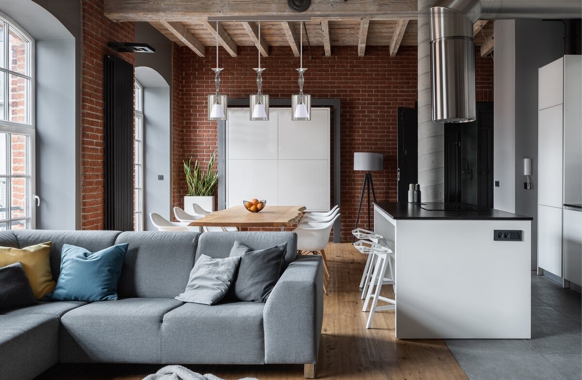 Pendant light above the dining table in industrial style L-ANO-03