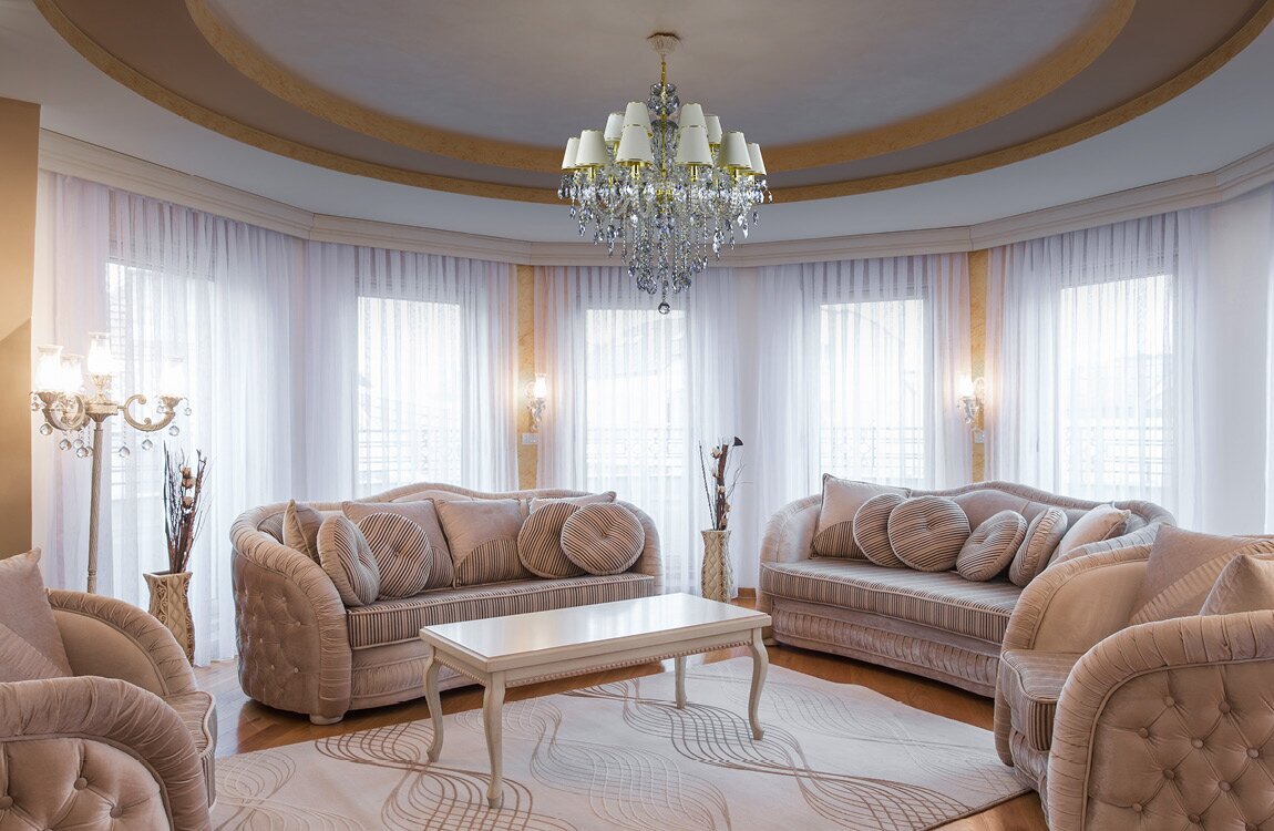 Luksusowy kryształowy żyrandol do salonu w stylu zamkowym LW169182100