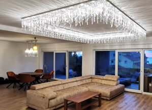 Połączenie luksusu i wyjątkowości w nadmorskim apartamencie na chorwackim wybrzeżu